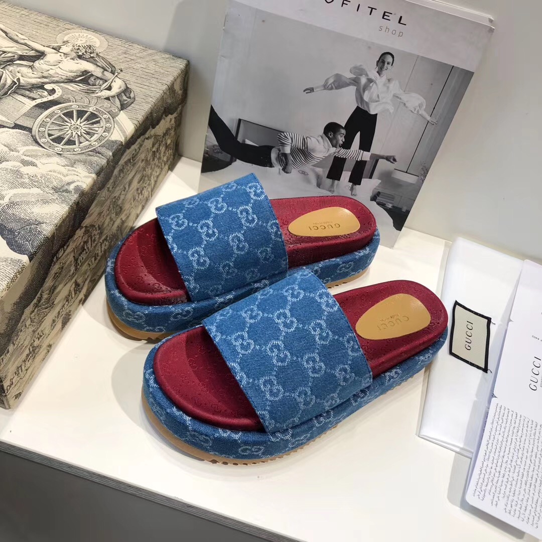 Gucci Women's Original GG Slide Sandal - DopestKickz