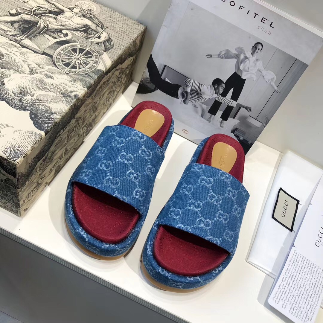 Gucci Women's Original GG Slide Sandal - DopestKickz