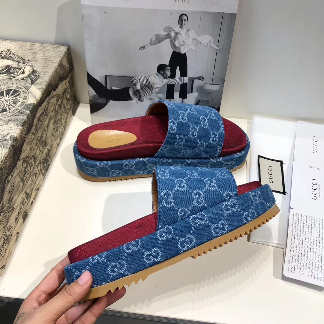 Gucci Women's Original GG Slide Sandal - DopestKickz