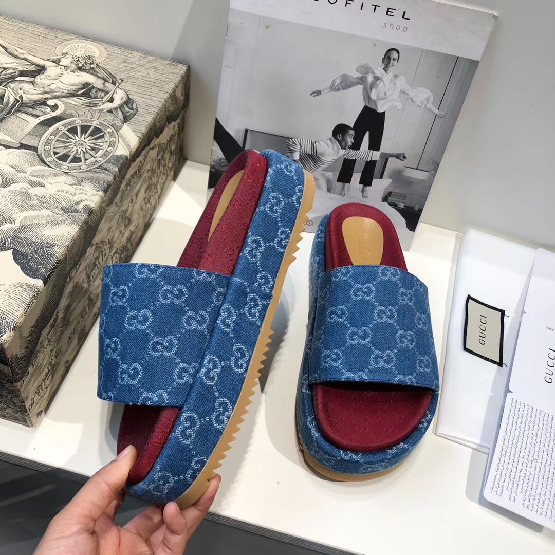 Gucci Women's Original GG Slide Sandal - DopestKickz