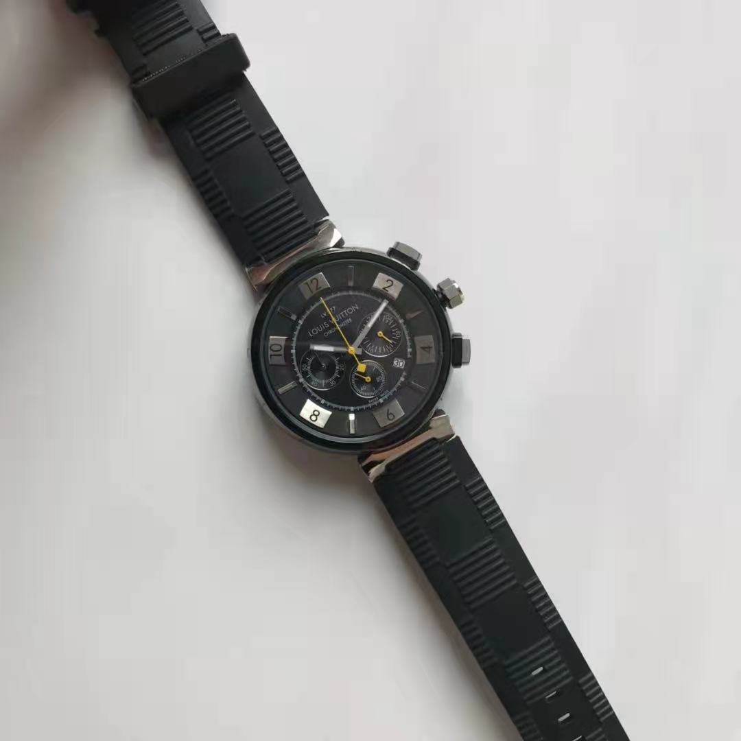 Louis Vuitton Watch - DopestKickz