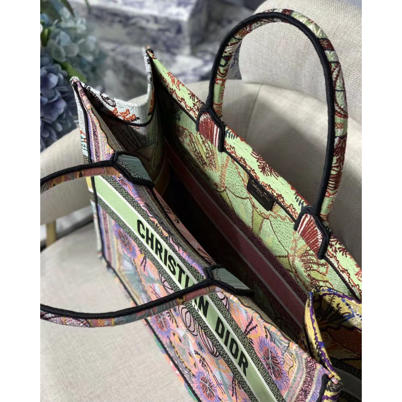 Dior  Totebag (Size: 41.5-34.5-16) - DopestKickz