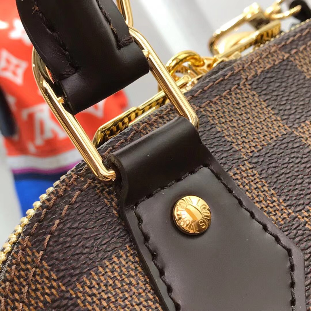 Louis Vuitton  Brown Shoulder Bag （23.5-17.5-11.5CM） - DopestKickz