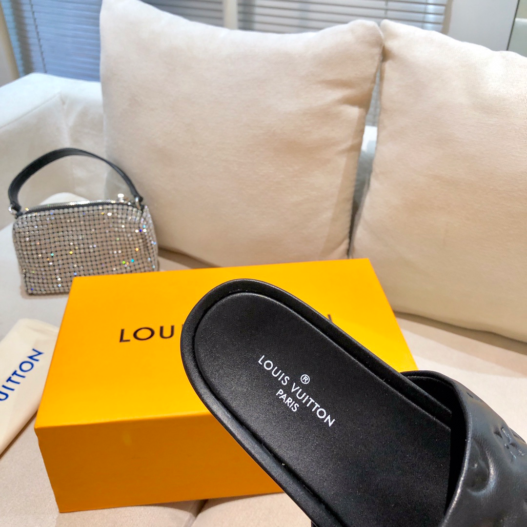 Louis Vuitton Slides - DopestKickz