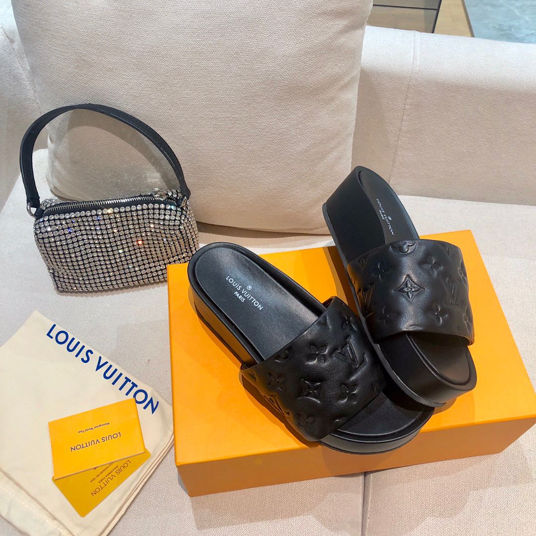 Louis Vuitton Slides - DopestKickz