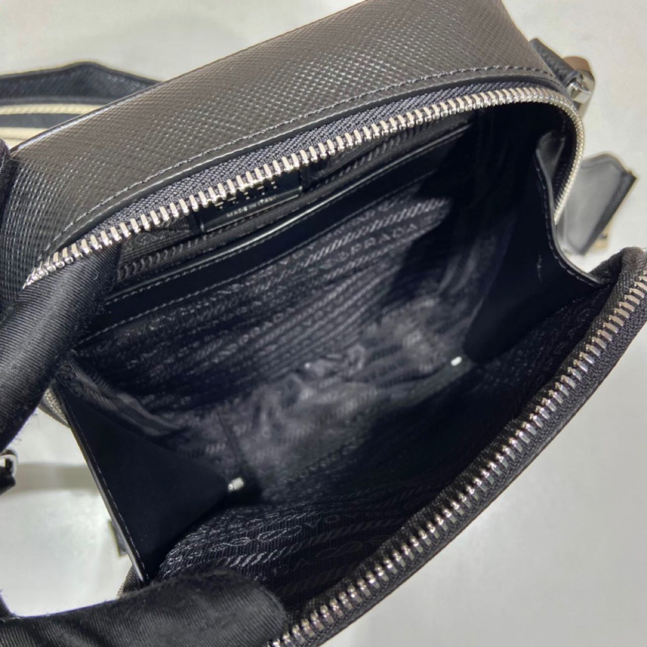 Prada Leather Shoulder Bag（19-16-5.5CM） - DopestKickz