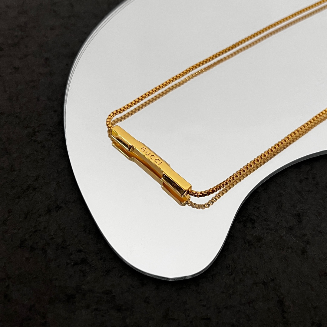 Gucci Link To Love Necklace With Diamonds - DopestKickz