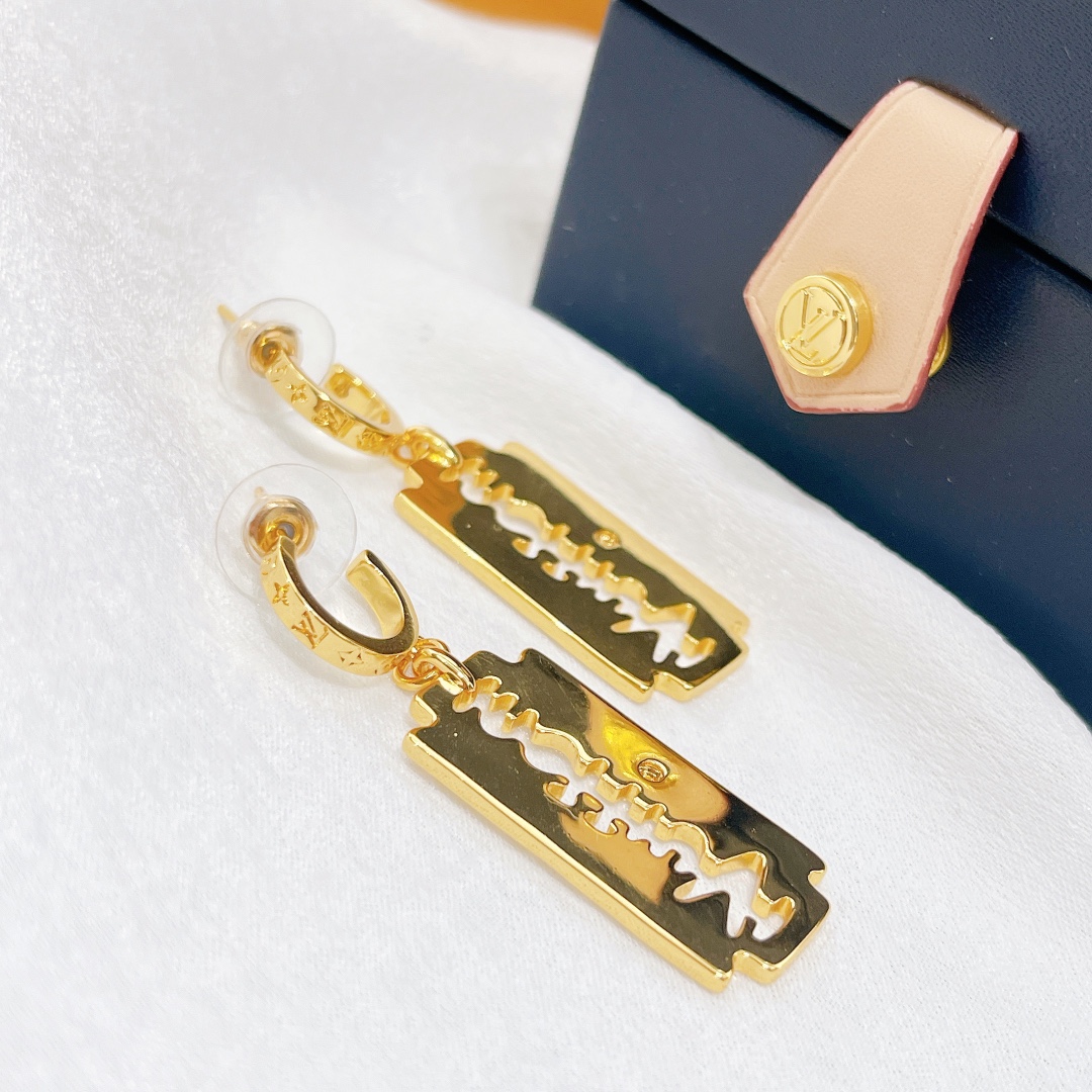 Louis Vuitton Earrings - DopestKickz