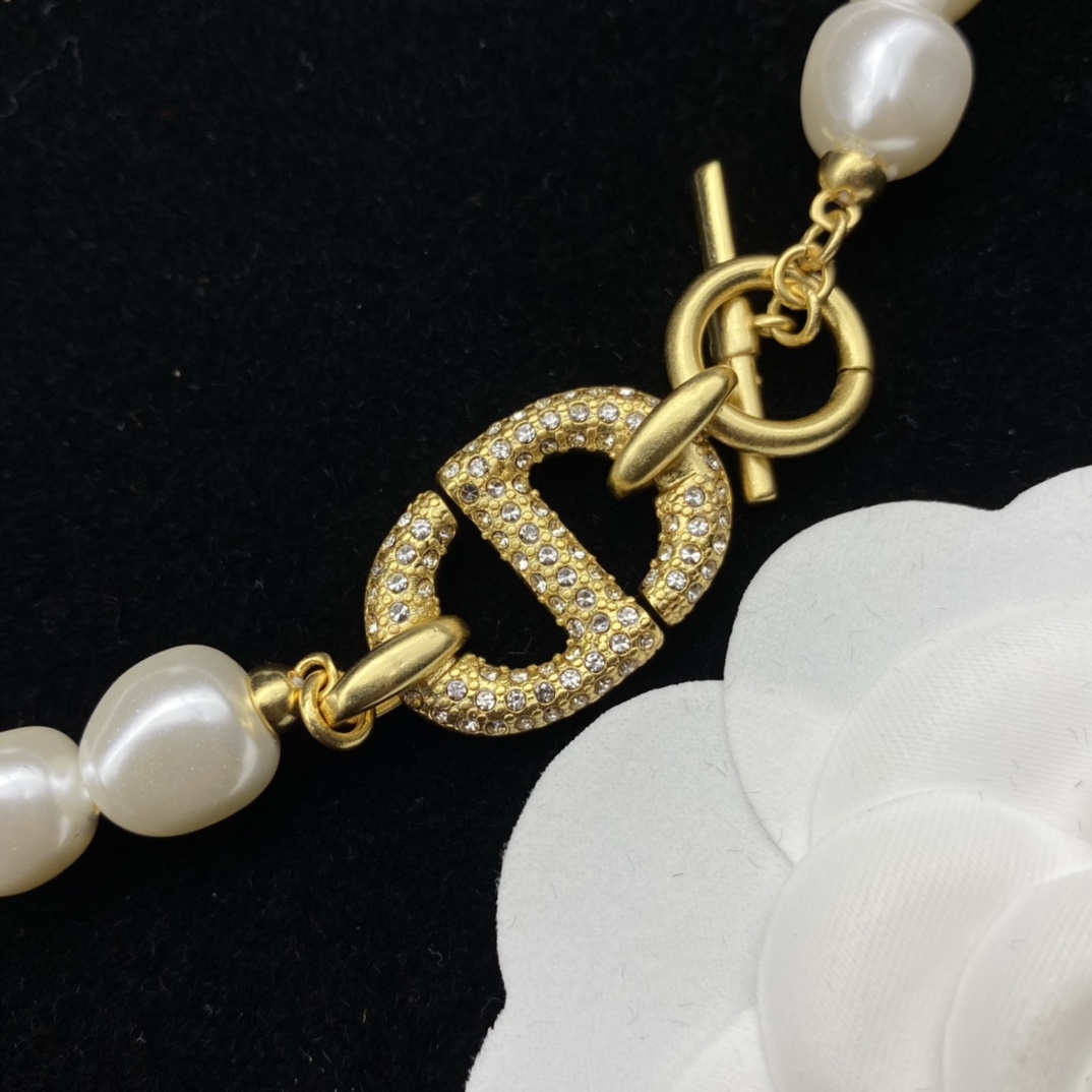 Dior Pearl Necklace - DopestKickz