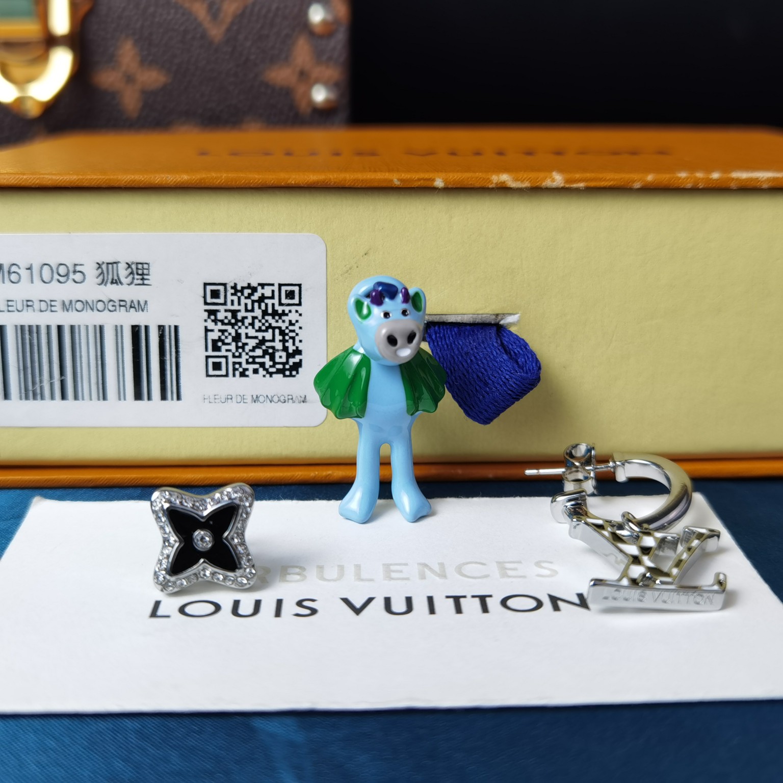 Louis Vuitton Friends Earrings - DopestKickz