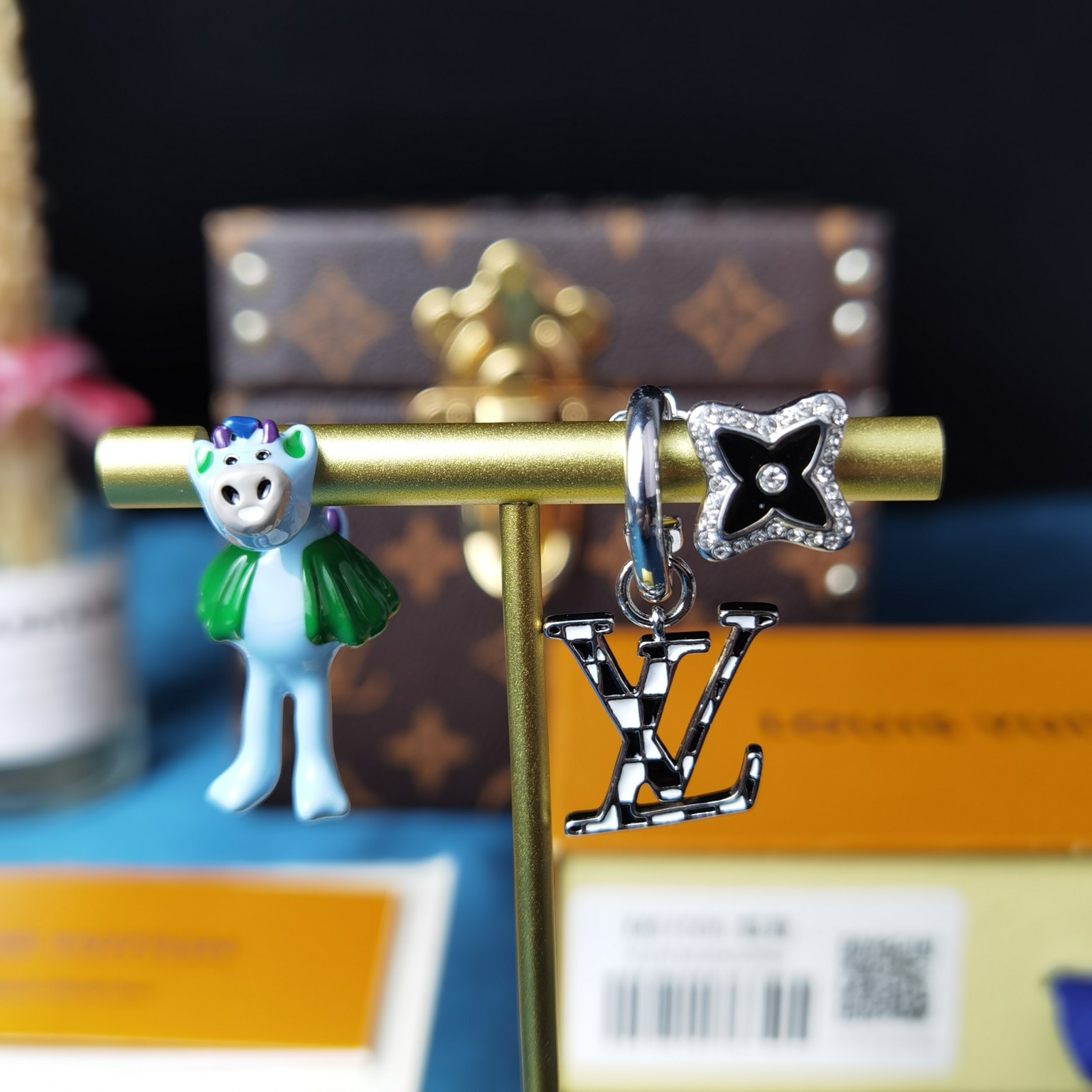 Louis Vuitton Friends Earrings - DopestKickz