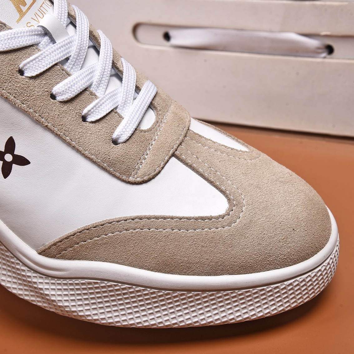 Louis Vuitton Men's Logo Sneaker - DopestKickz