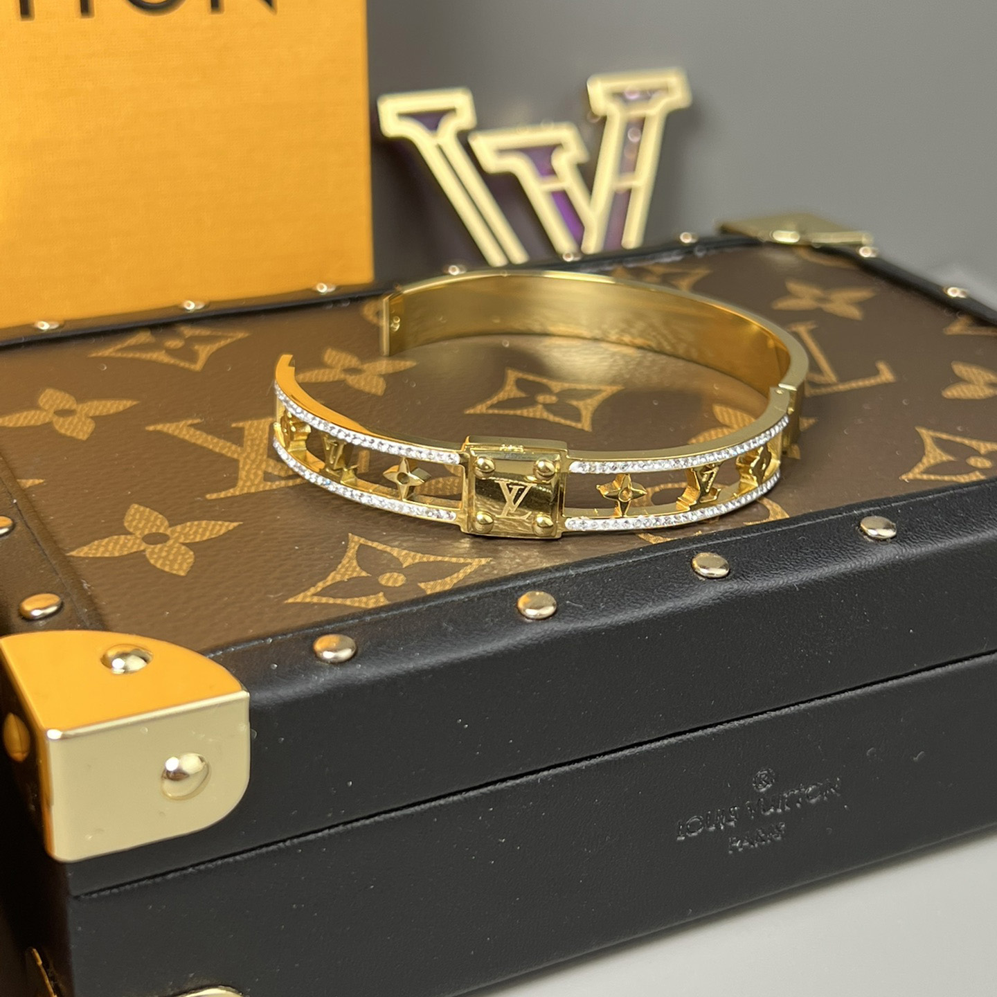 Louis Vuitton Bracelet - DopestKickz