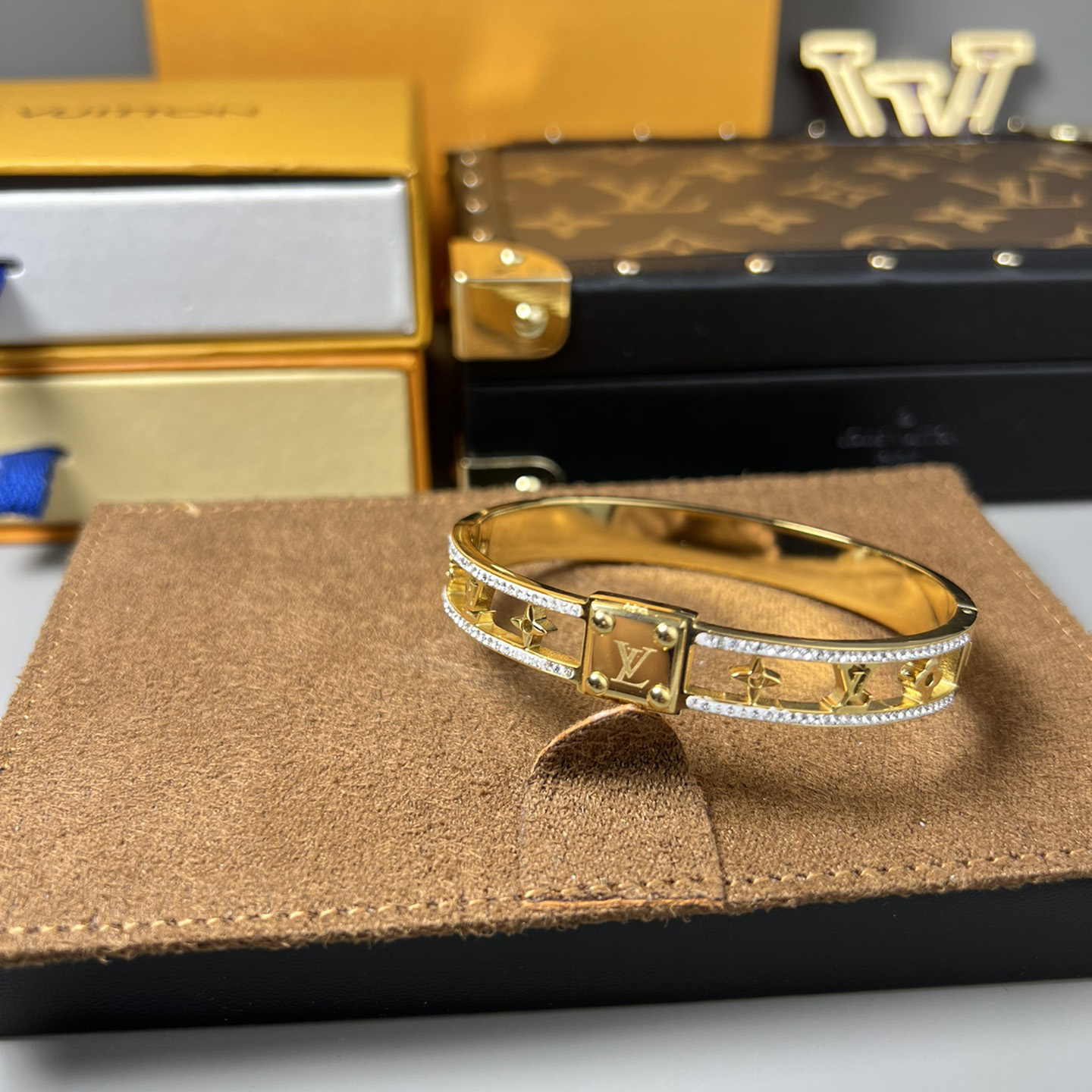 Louis Vuitton Bracelet - DopestKickz