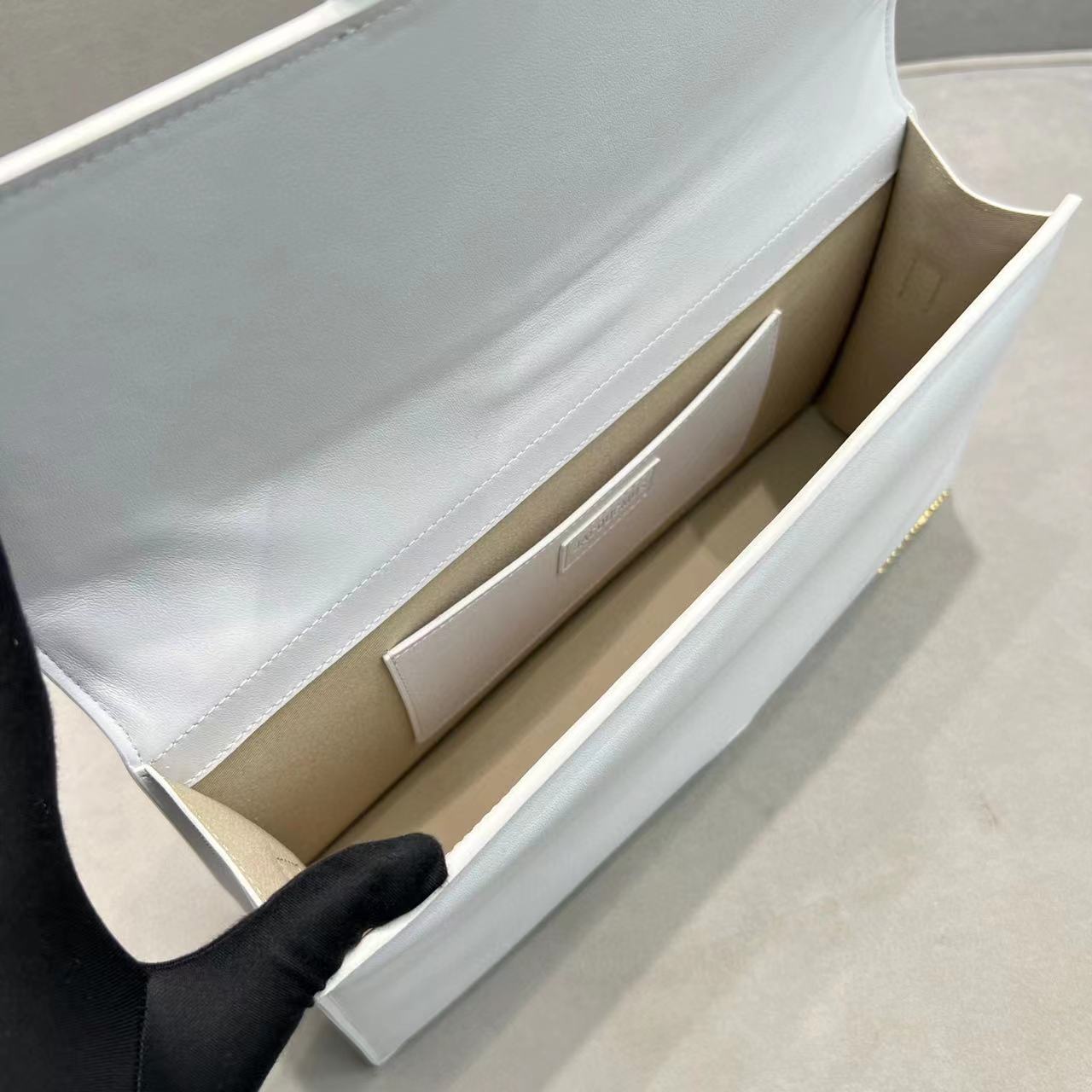 Jacquemus Leather  Handbag In White - DopestKickz