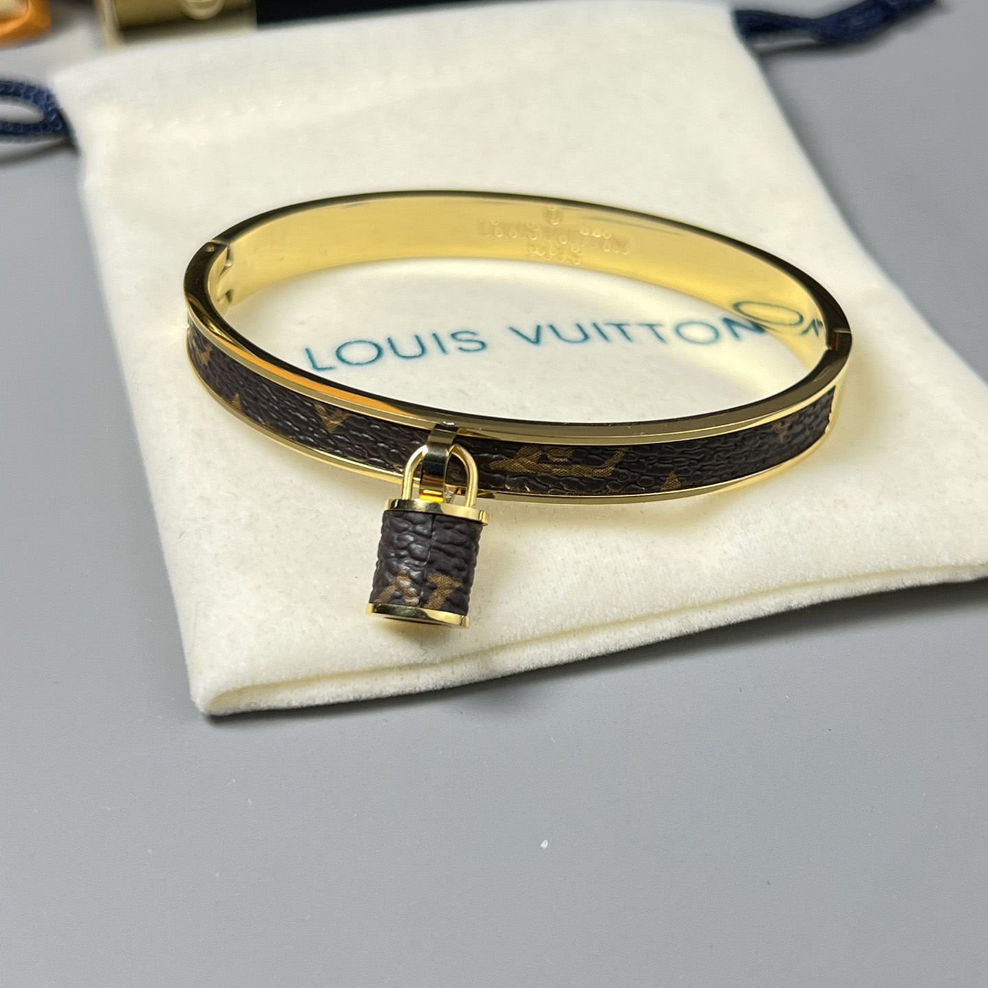 Louis Vuitton Bracelet - DopestKickz