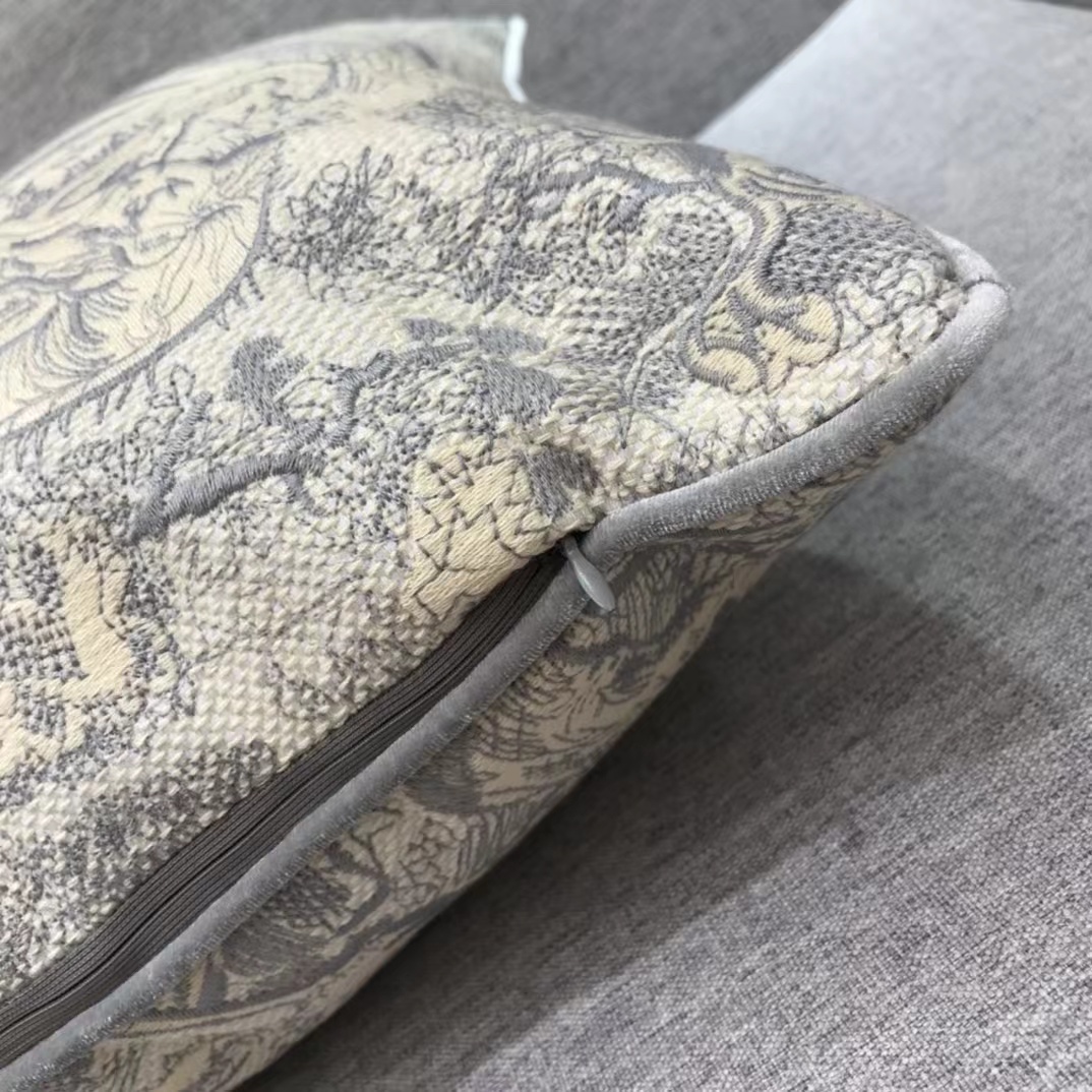 Dior Pillow - DopestKickz