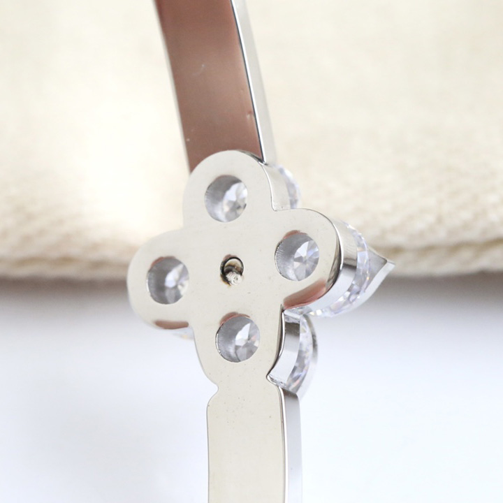 Louis Vuitton Bracelet - DopestKickz