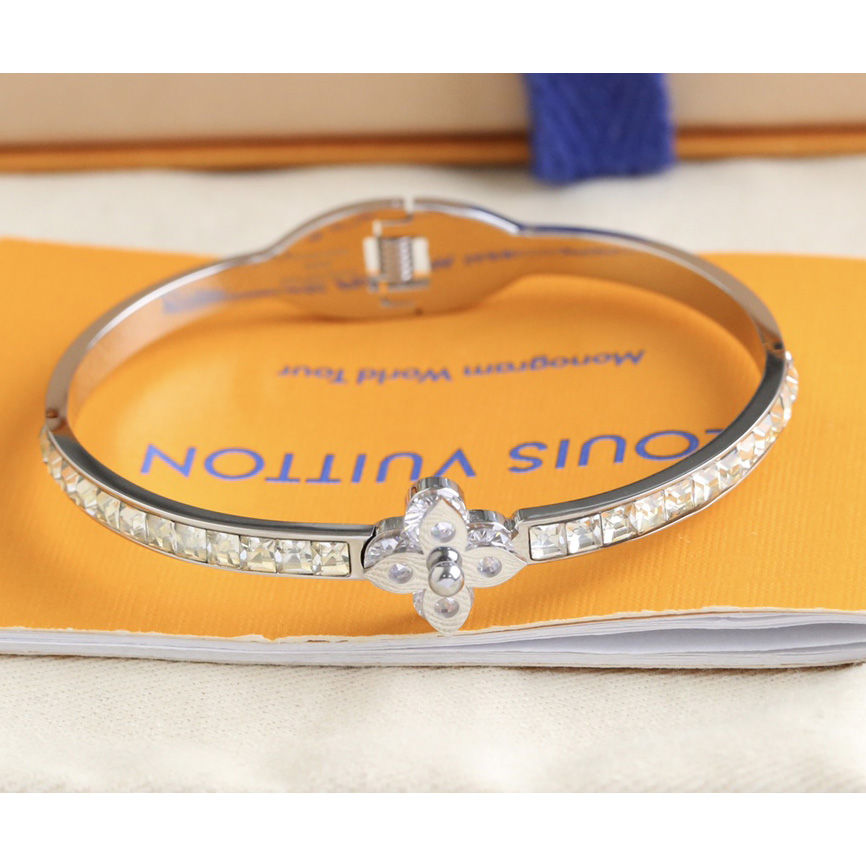 Louis Vuitton Bracelet - DopestKickz