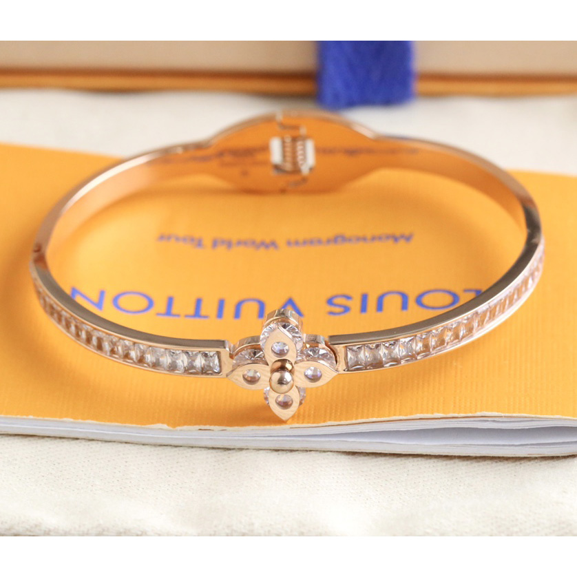 Louis Vuitton Bracelet - DopestKickz