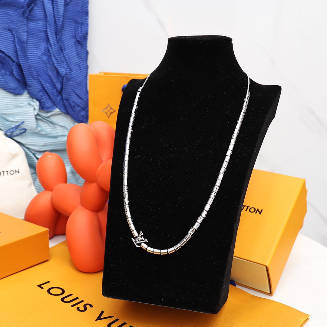 Louis Vuitton Paradise Necklace - DopestKickz
