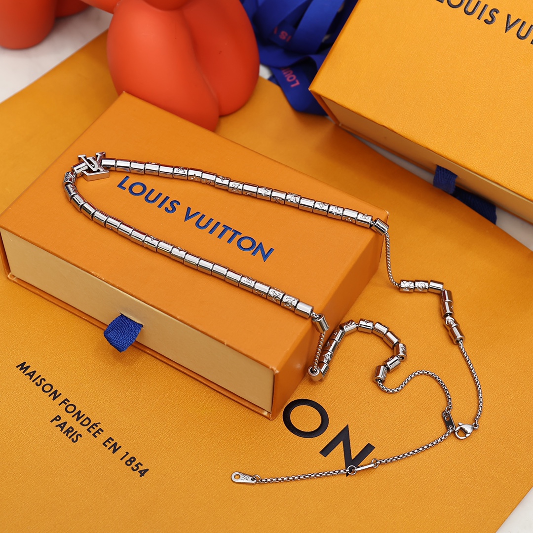 Louis Vuitton Paradise Necklace - DopestKickz