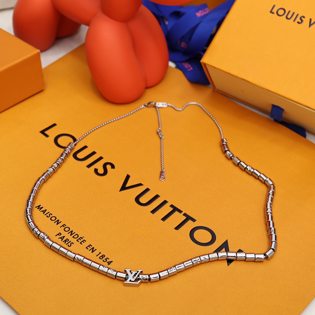 Louis Vuitton Paradise Necklace - DopestKickz