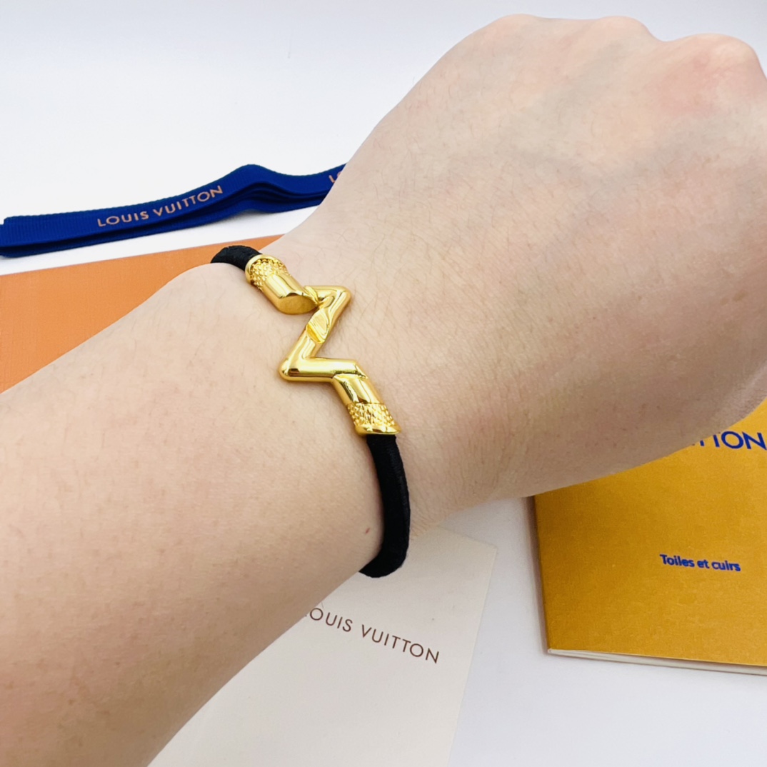 Louis Vuitton LV Volt Play 18K Bracelet - DopestKickz