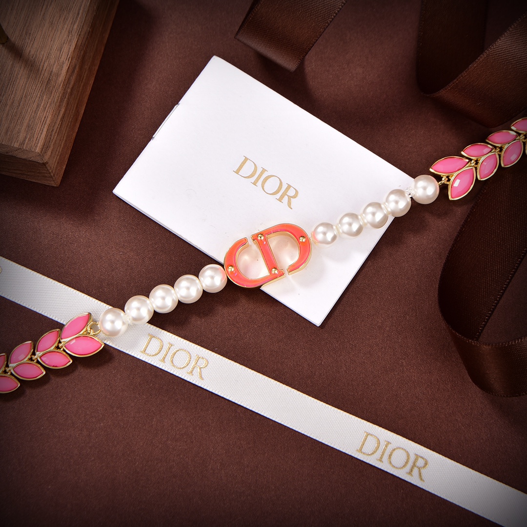 Dior 30 Montaigne Necklace - DopestKickz