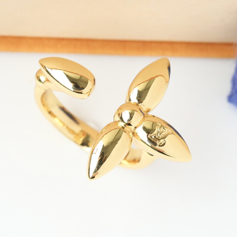 Louis Vuitton Silver Ring - DopestKickz