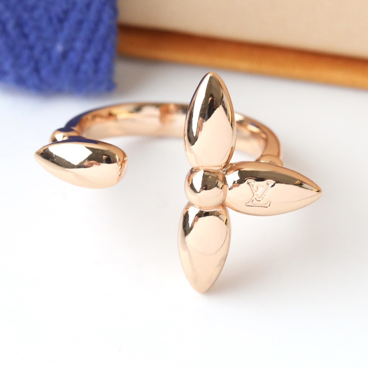 Louis Vuitton Silver Ring - DopestKickz