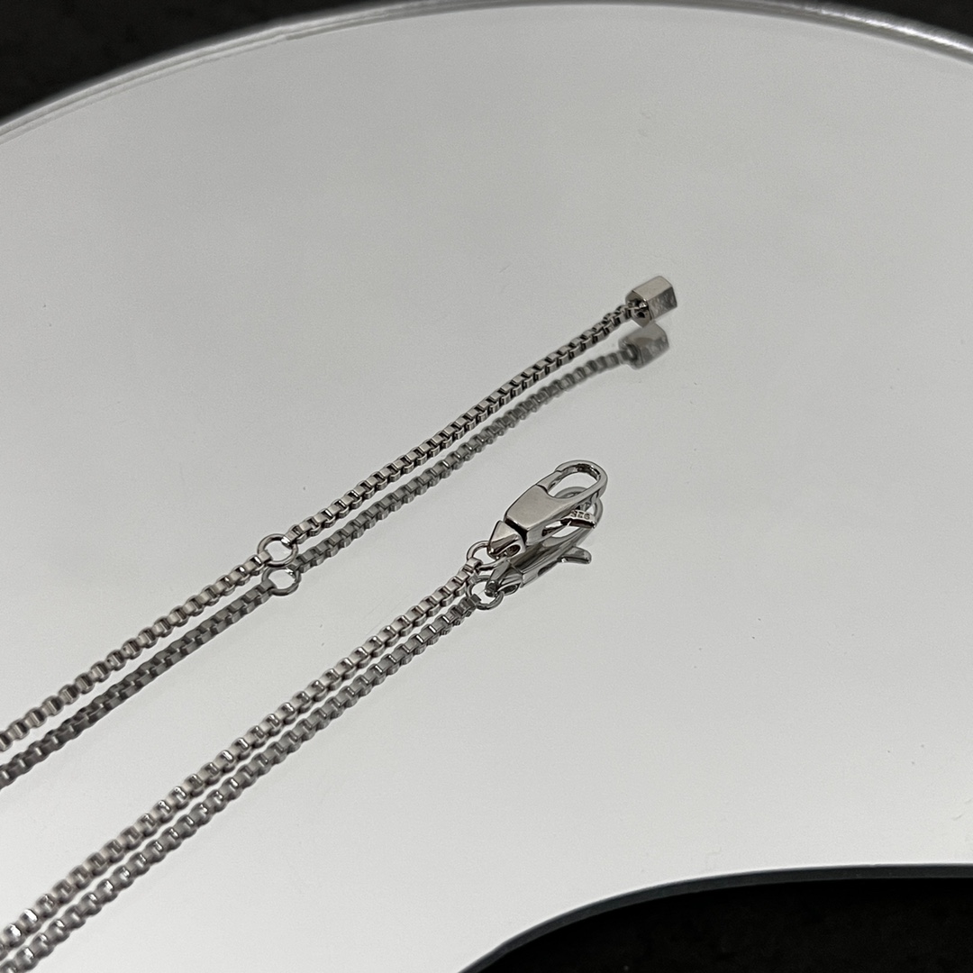 Gucci Link To Love Necklace With Diamonds - DopestKickz