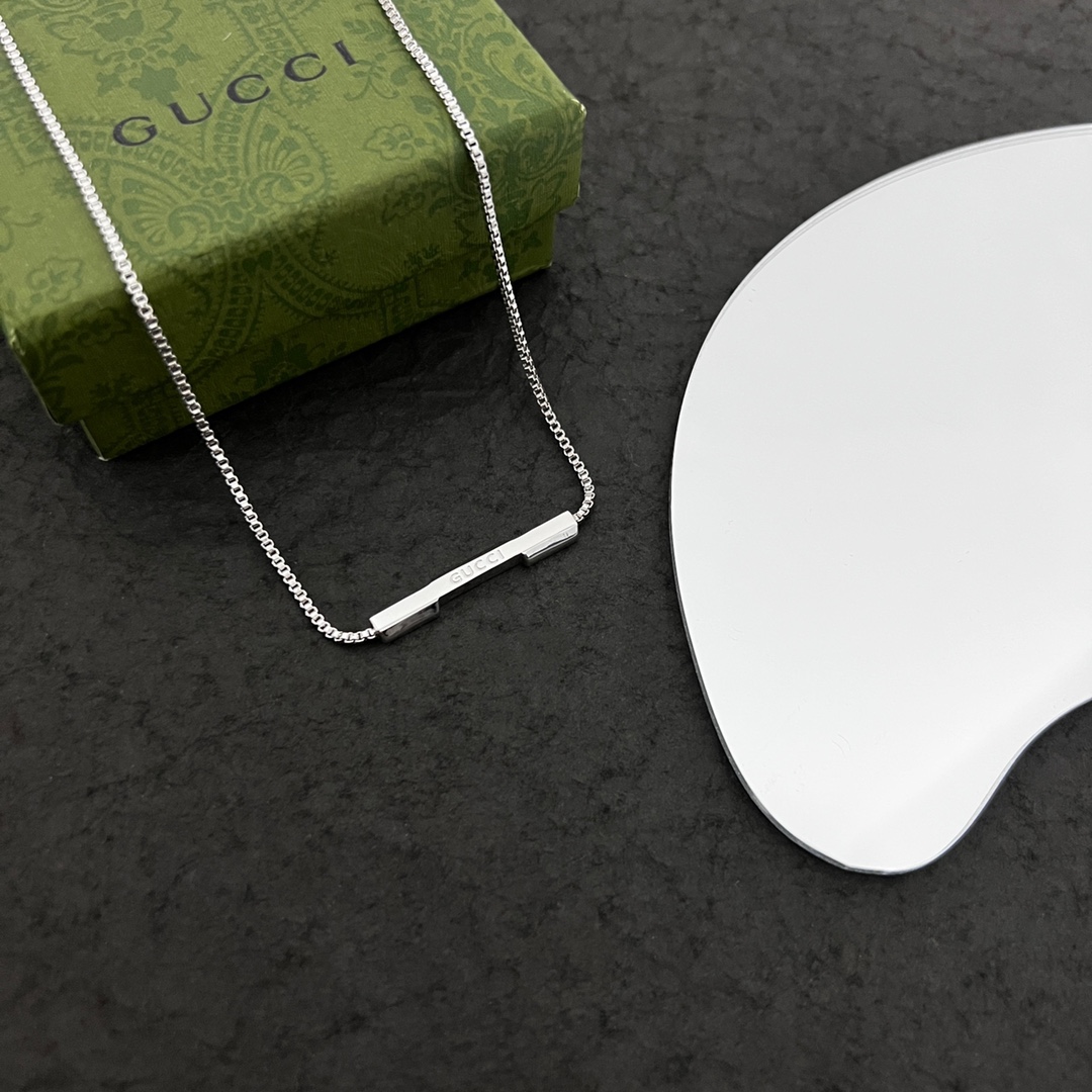Gucci Link To Love Necklace With Diamonds - DopestKickz