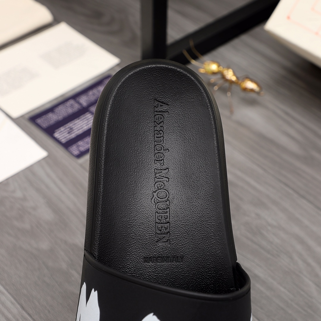 Alexander Mqueen Logo Slipper - DopestKickz