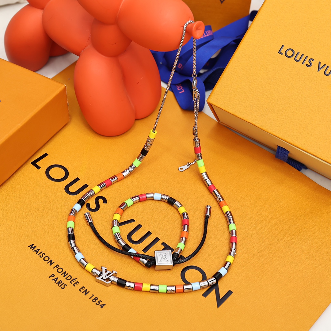 Louis Vuitton Paradise Necklace - DopestKickz