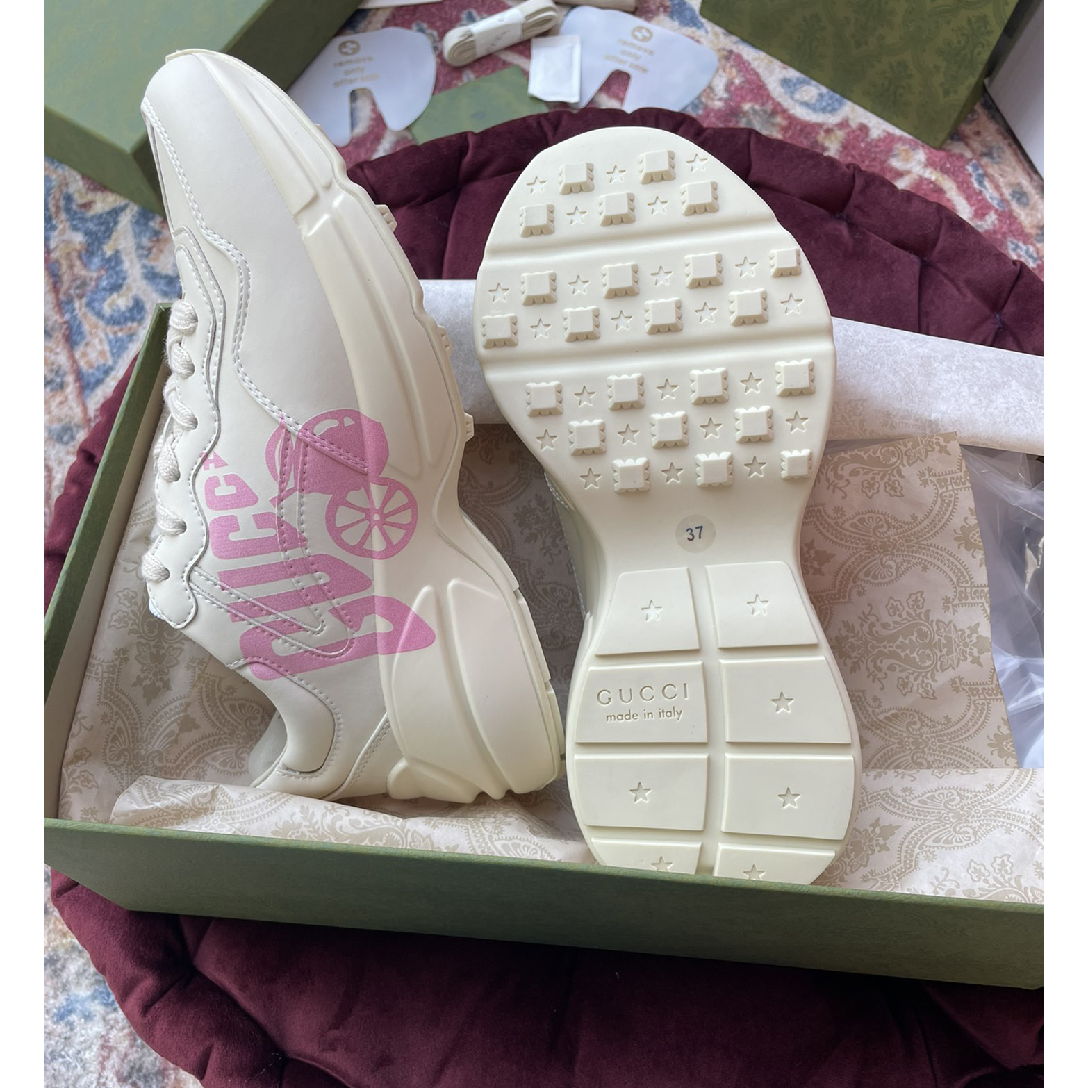 Gucci Men's Rhyton 'Lemon Gucci 'Printed sneakers - DopestKickz