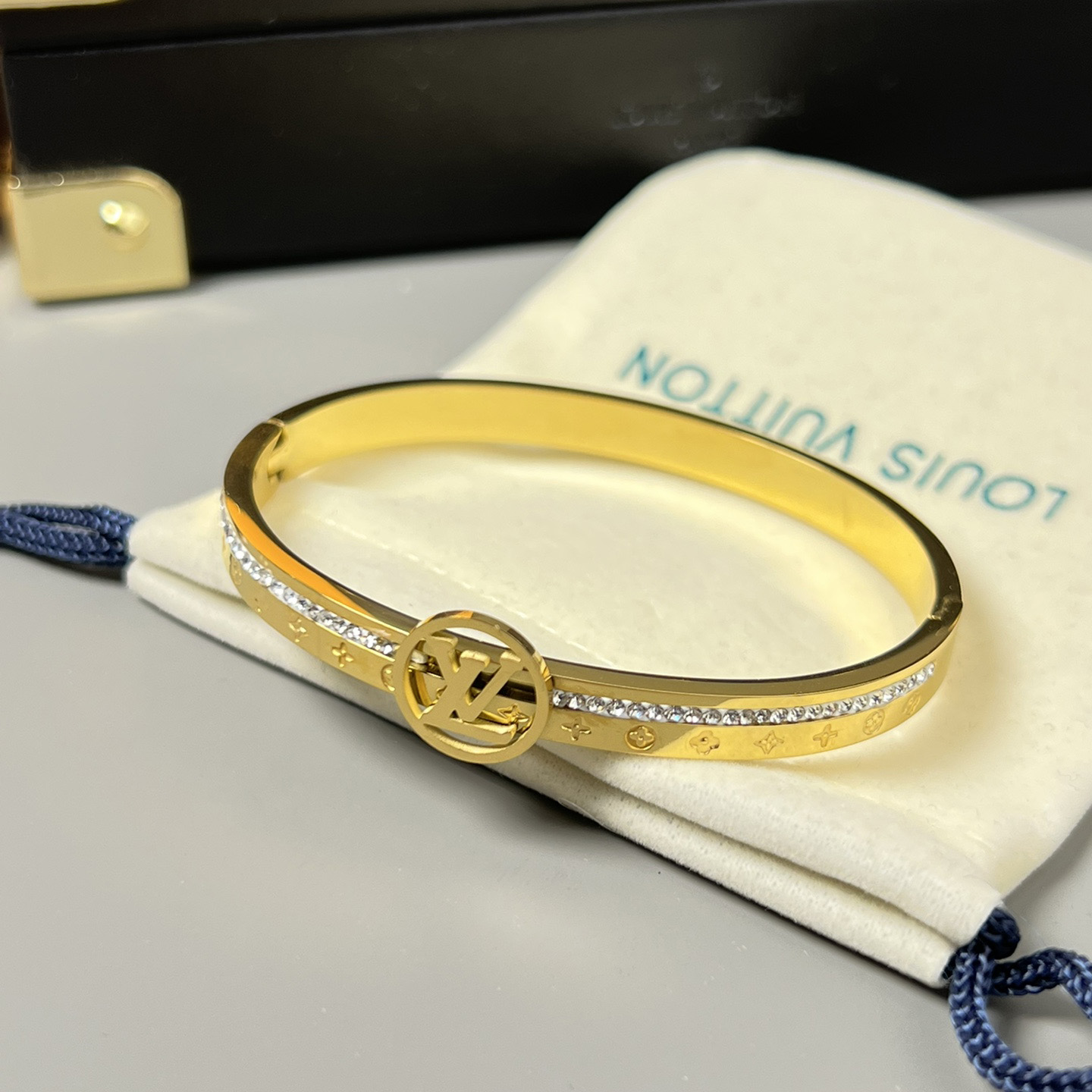 Louis Vuitton Bracelet - DopestKickz