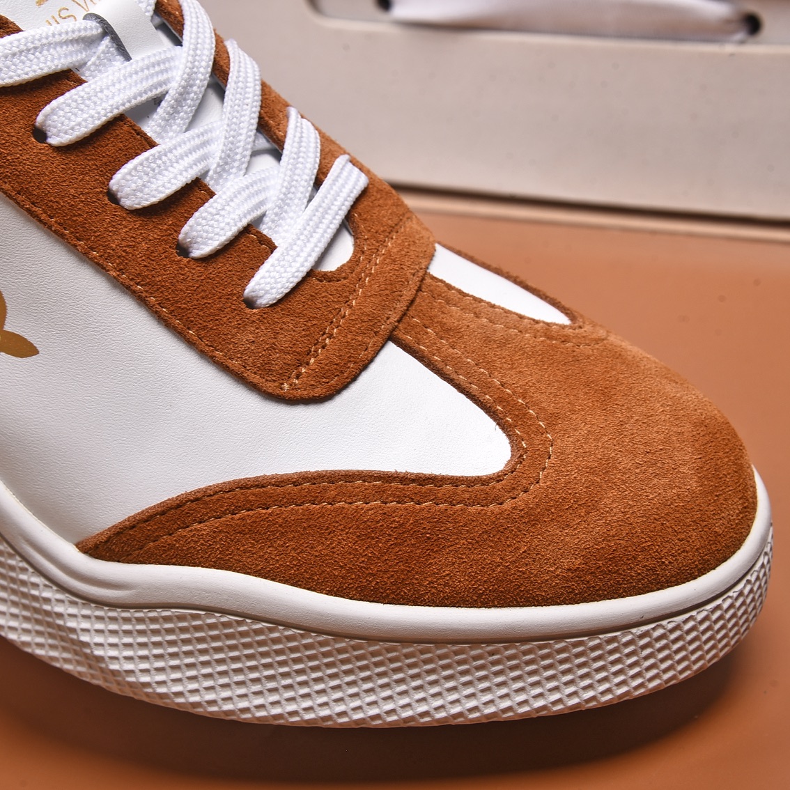 Louis Vuitton Men's Logo Sneaker - DopestKickz