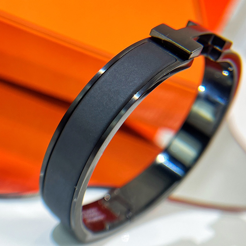 Hermes  Clic HH So Black Bracelets - DopestKickz