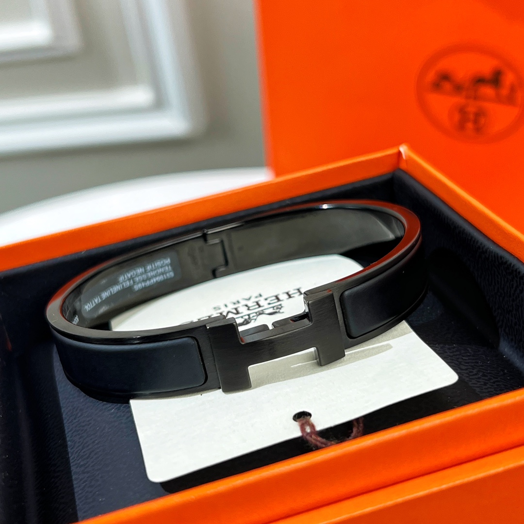 Hermes  Clic HH So Black Bracelets - DopestKickz