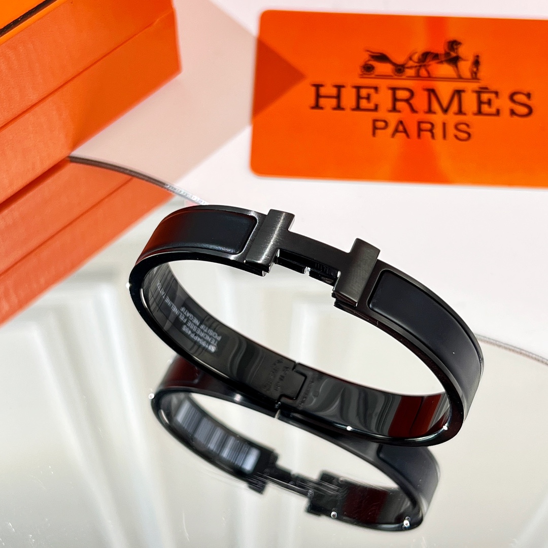 Hermes  Clic HH So Black Bracelets - DopestKickz