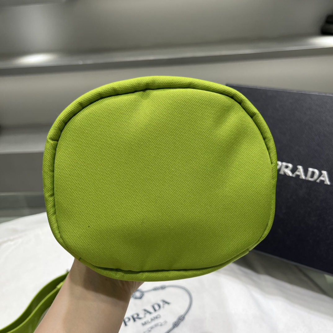 Prada Canvas Shoulder Bag(21-15-15cm)   2VH147 - DopestKickz