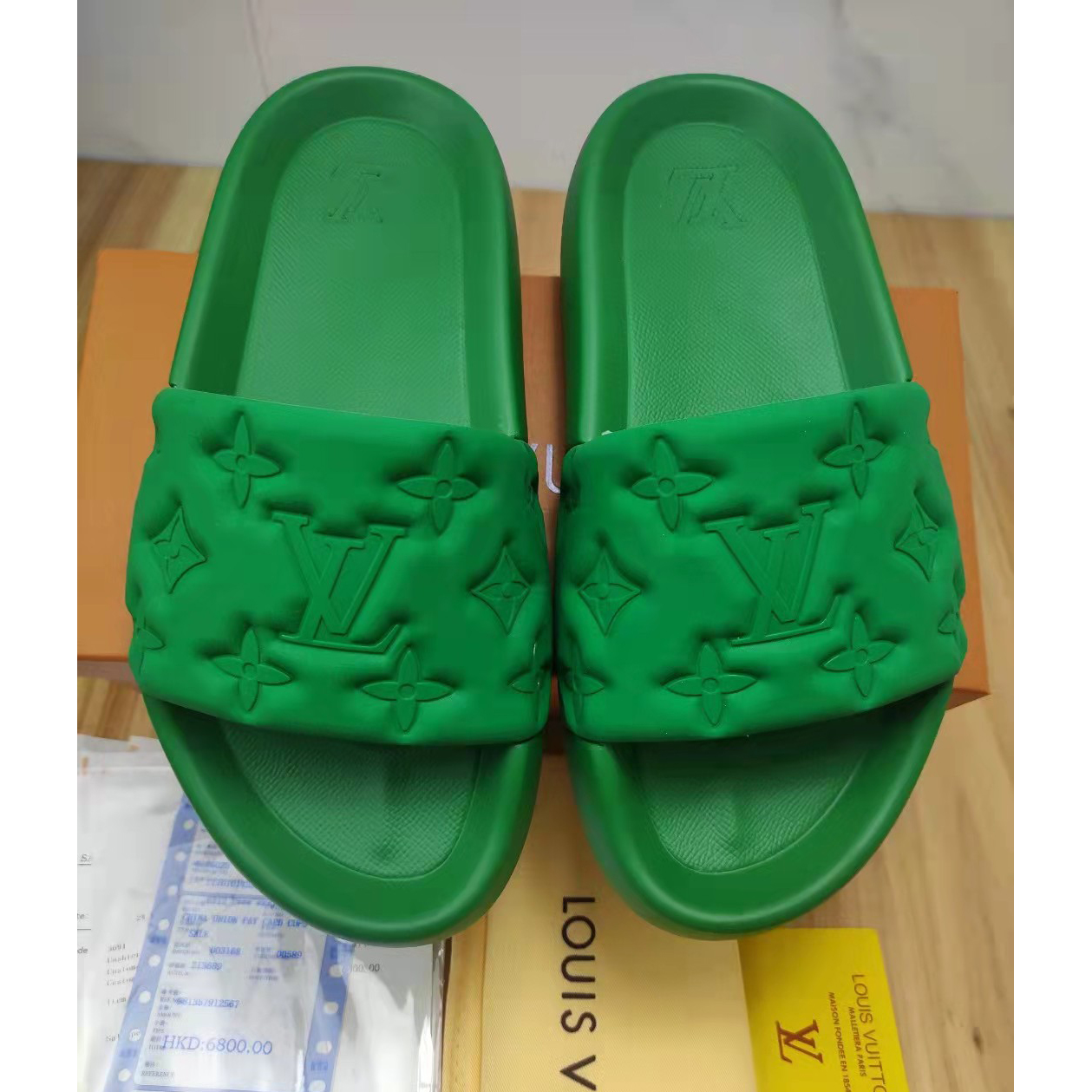 Louis Vuitton Waterfront Mule  1AA5OH - DopestKickz