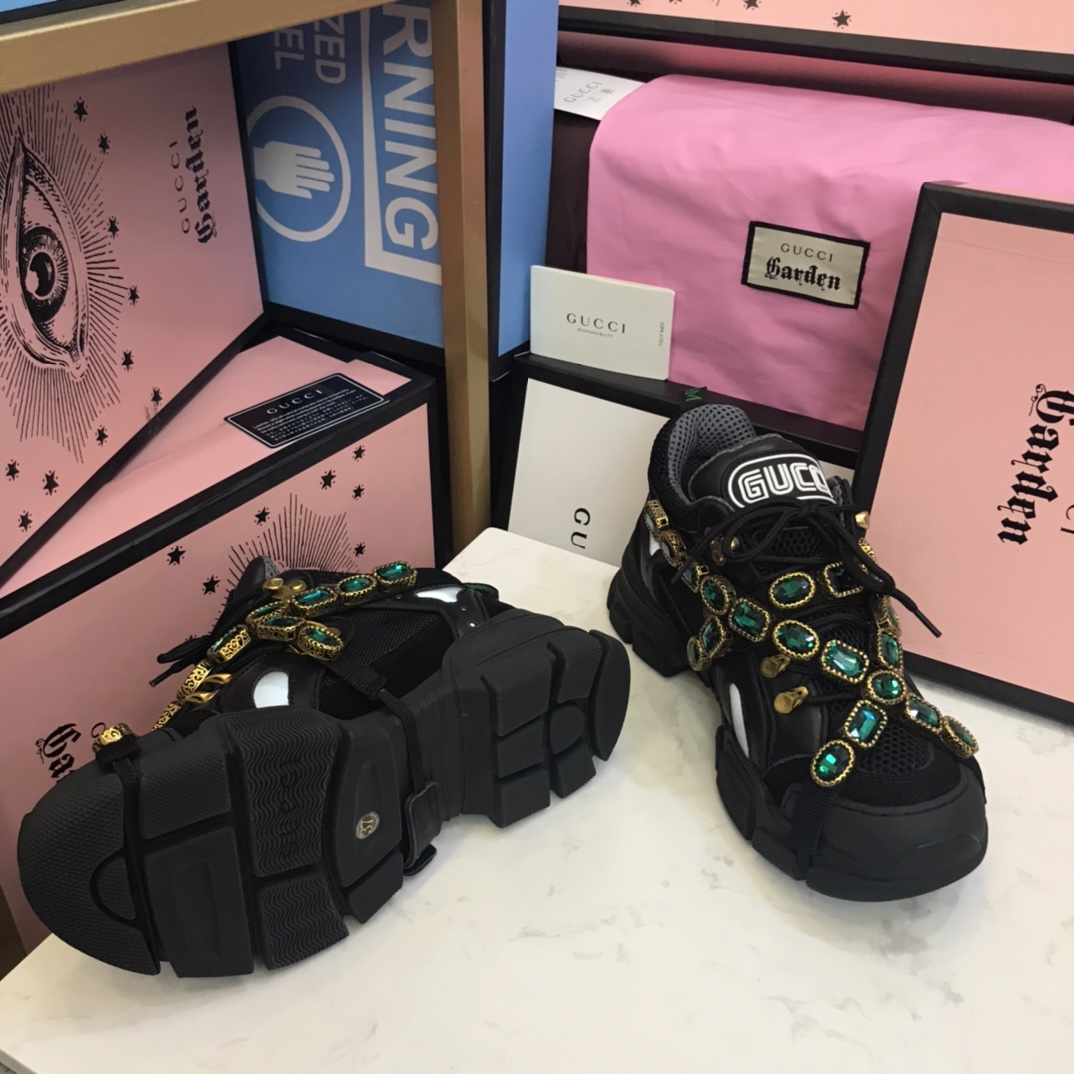 Gucci Logo Sneaker - DopestKickz