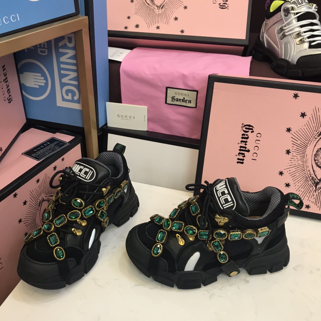 Gucci Logo Sneaker - DopestKickz