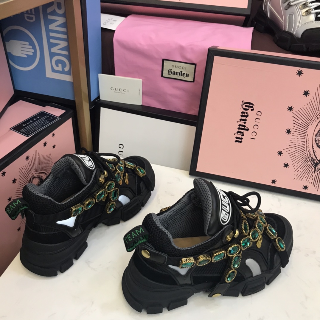 Gucci Logo Sneaker - DopestKickz