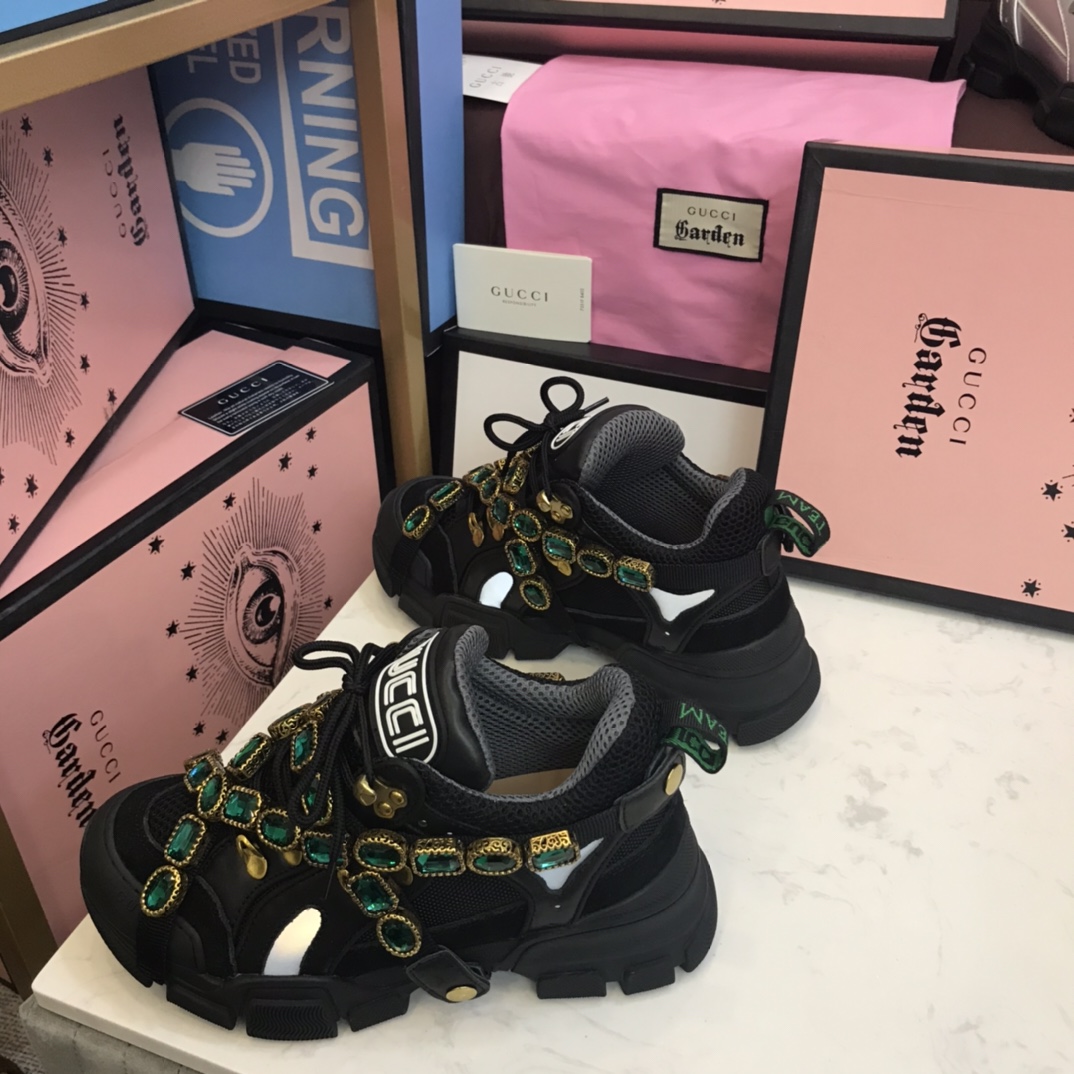 Gucci Logo Sneaker - DopestKickz