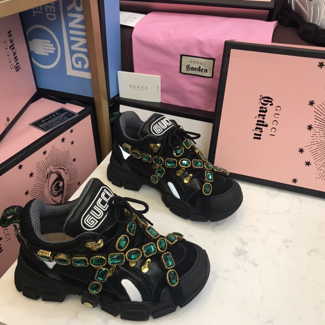Gucci Logo Sneaker - DopestKickz