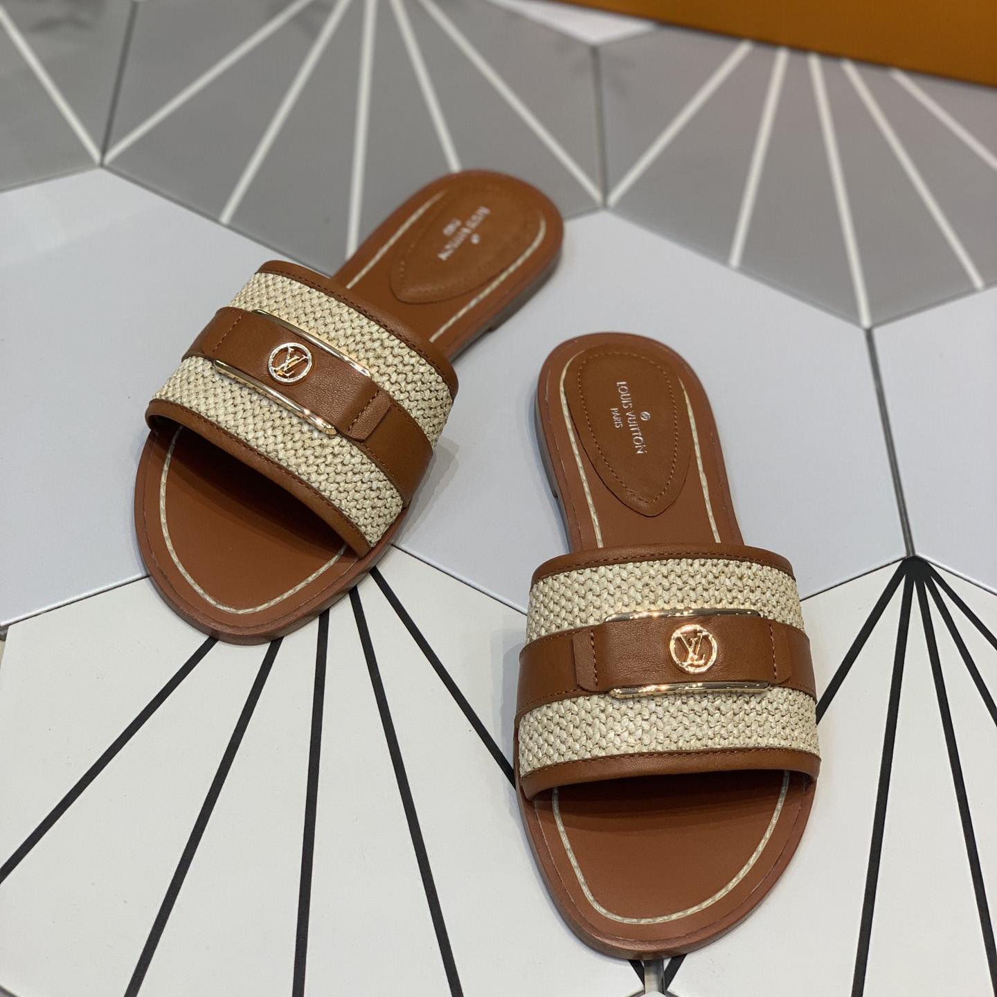 Louis Vuitton Lock It Flat Mule   1AA1A6 - DopestKickz