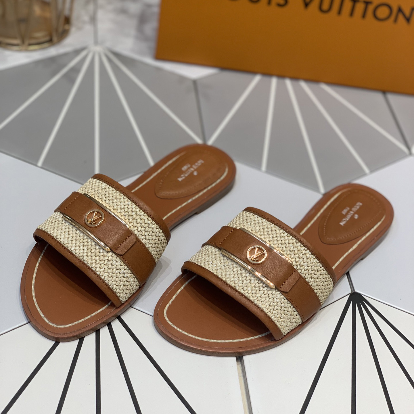 Louis Vuitton Lock It Flat Mule   1AA1A6 - DopestKickz
